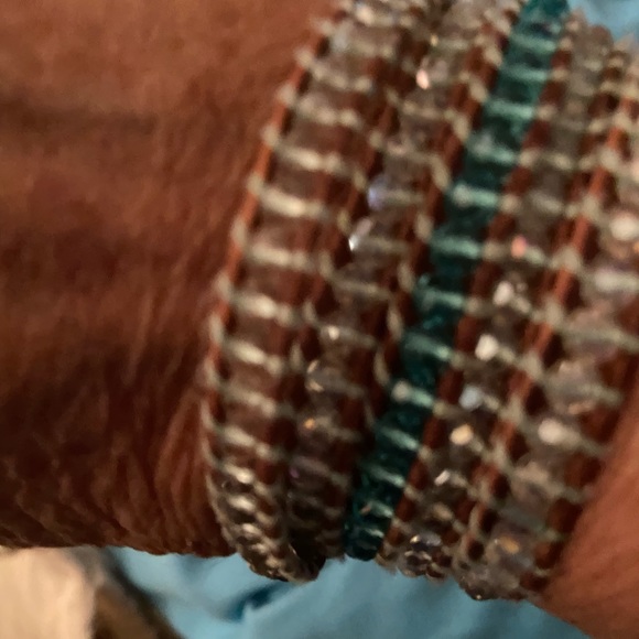 Victoria Emerson 5 wrap - Picture 1 of 2